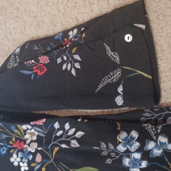 Stradivarius 3/4 Sleeve Button Up Top - Picture 12 of 15